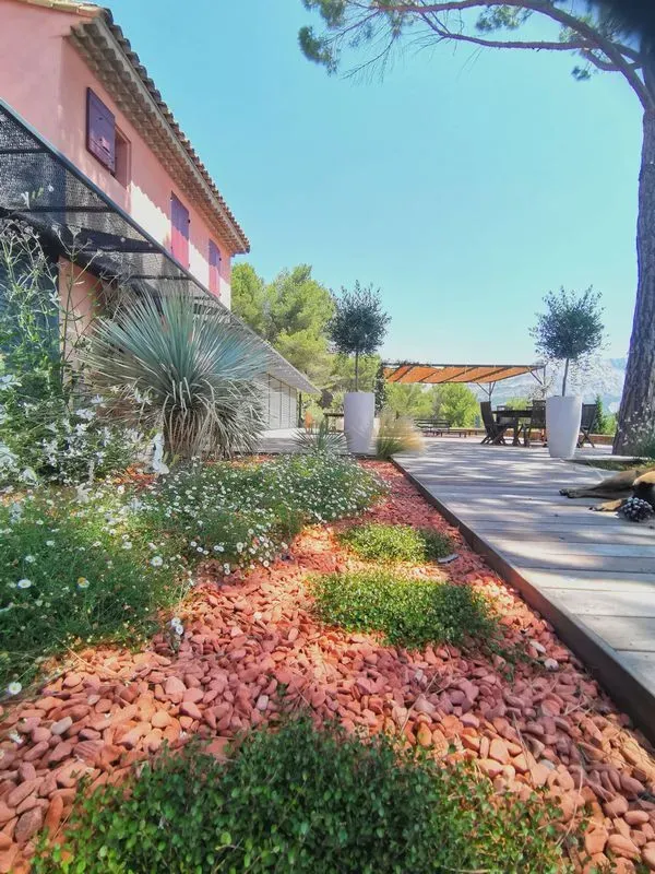 prive-le-tholonet-14