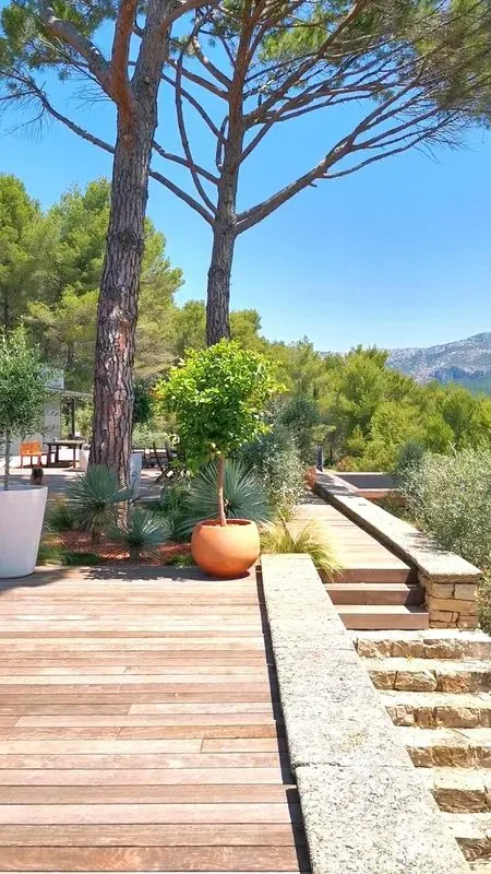 prive-le-tholonet-37